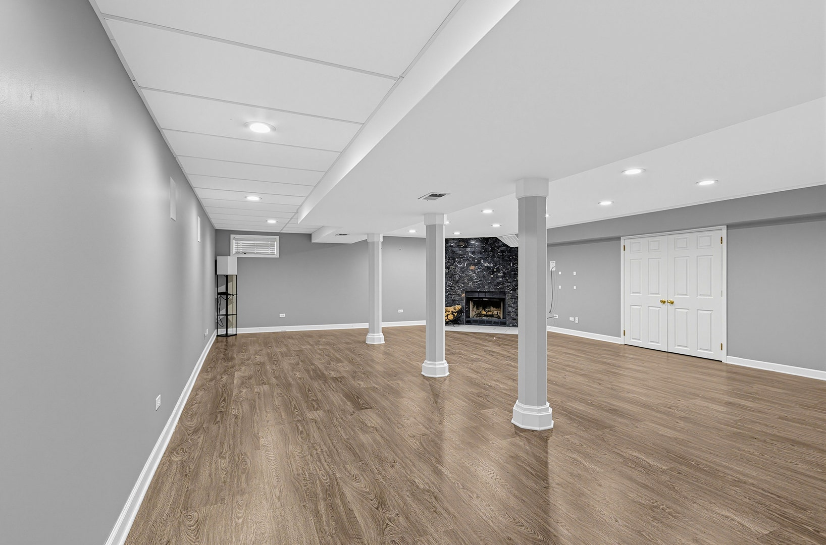 2817 Wake Island Drive, Joliet, IL 60435 2817 Wake Island Drive, Joliet, IL 60435