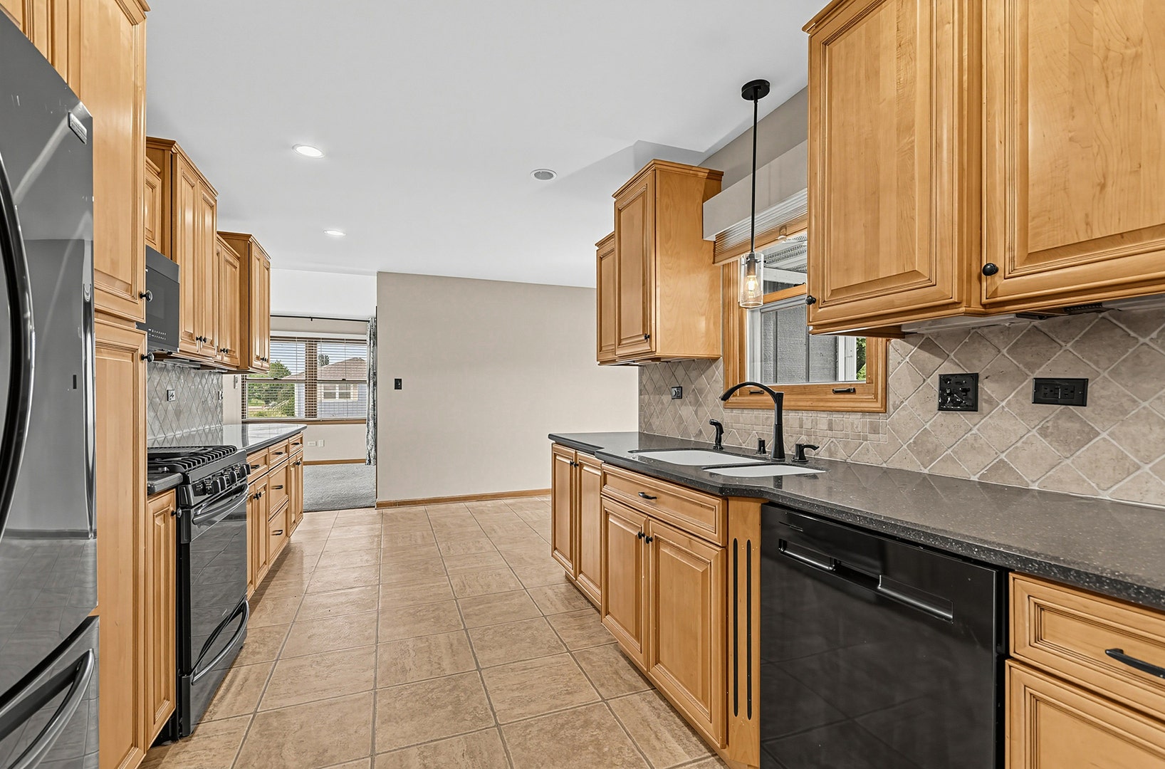2817 Wake Island Drive, Joliet, IL 60435 2817 Wake Island Drive, Joliet, IL 60435