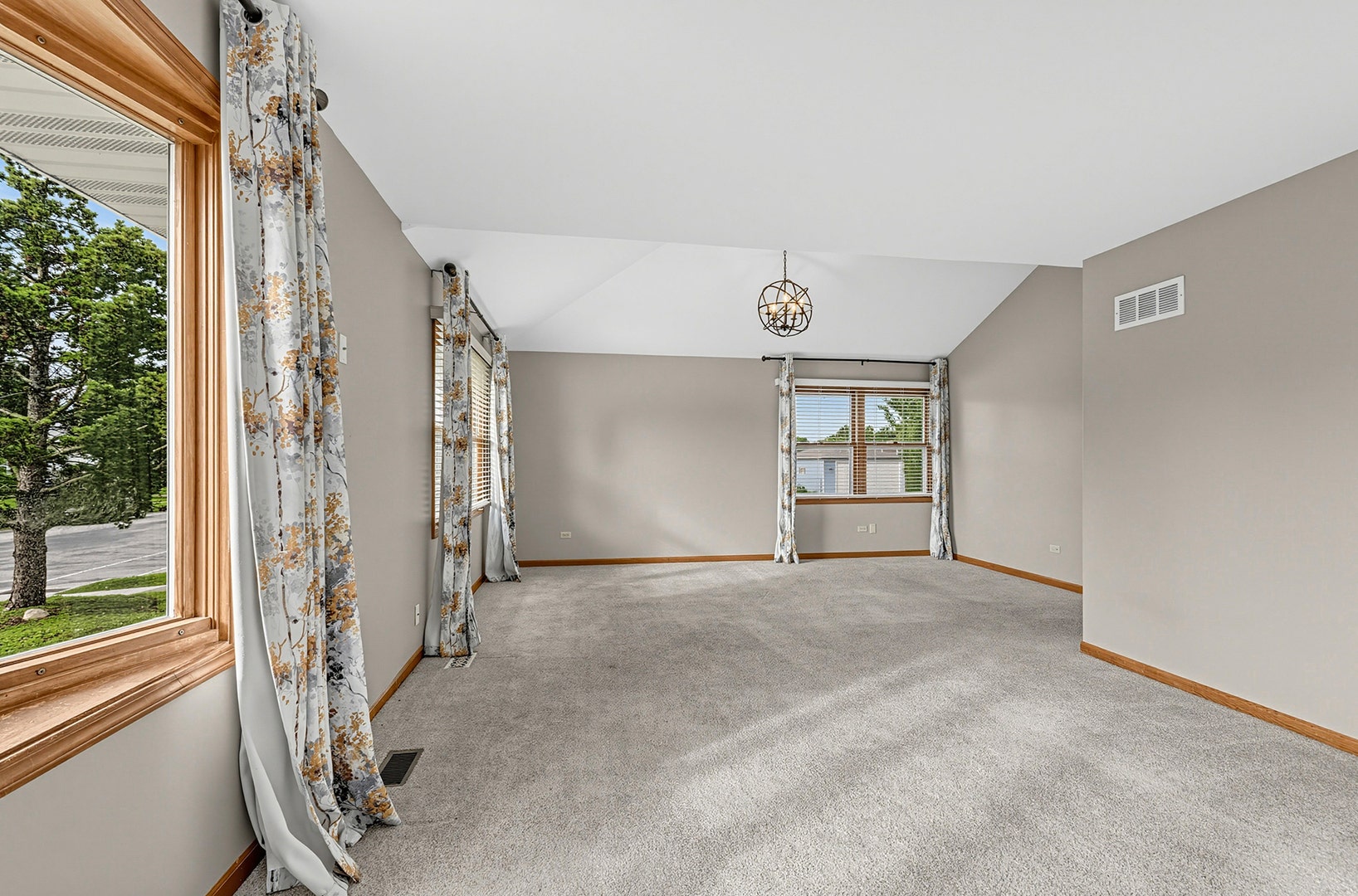 2817 Wake Island Drive, Joliet, IL 60435 2817 Wake Island Drive, Joliet, IL 60435