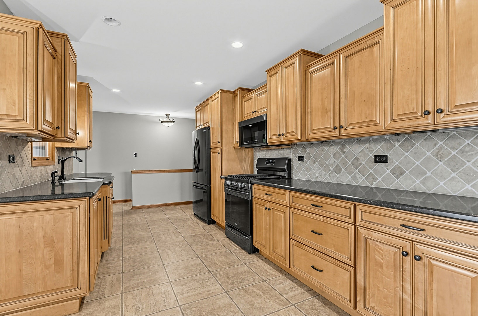 2817 Wake Island Drive, Joliet, IL 60435 2817 Wake Island Drive, Joliet, IL 60435