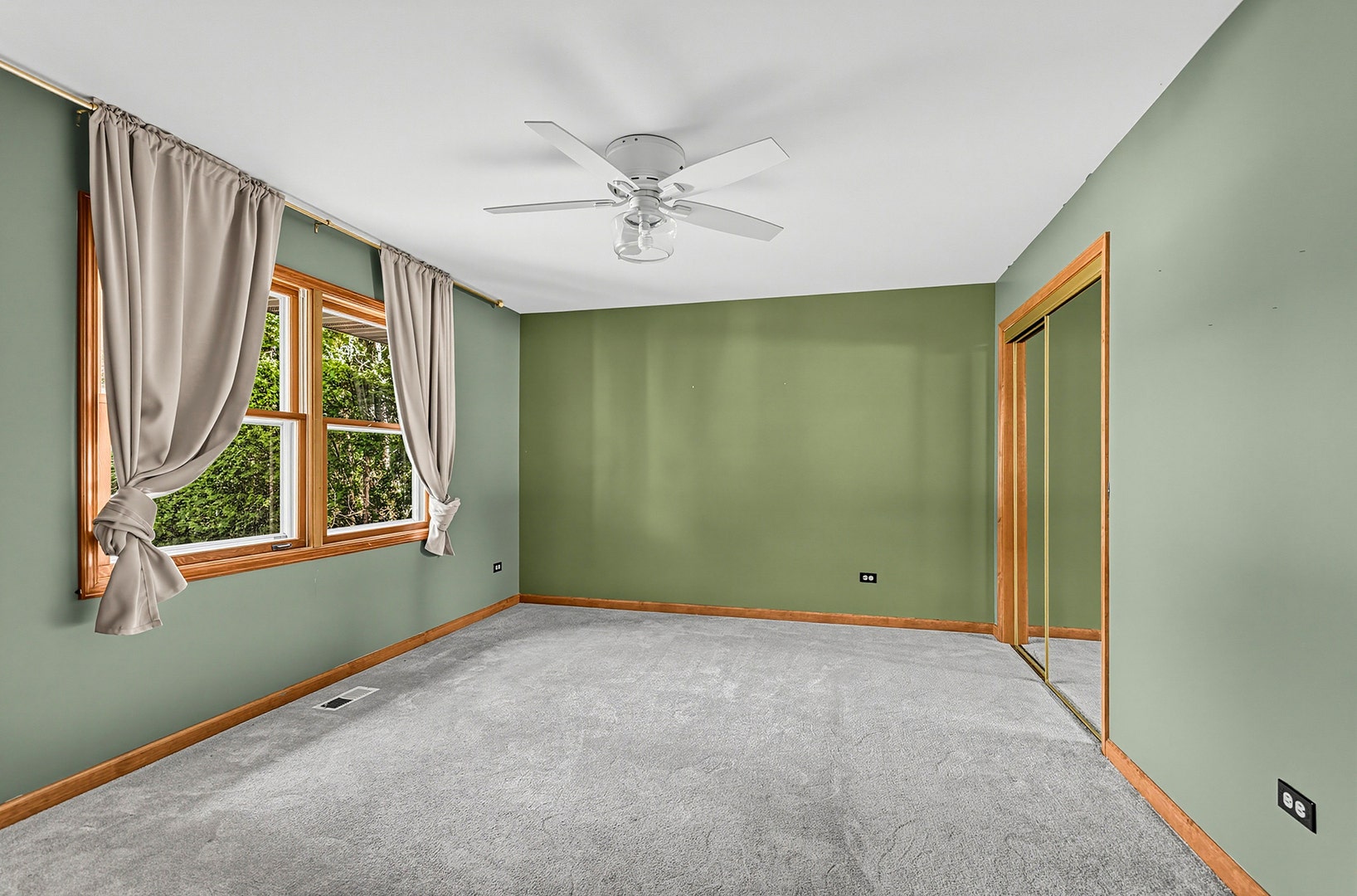 2817 Wake Island Drive, Joliet, IL 60435 2817 Wake Island Drive, Joliet, IL 60435