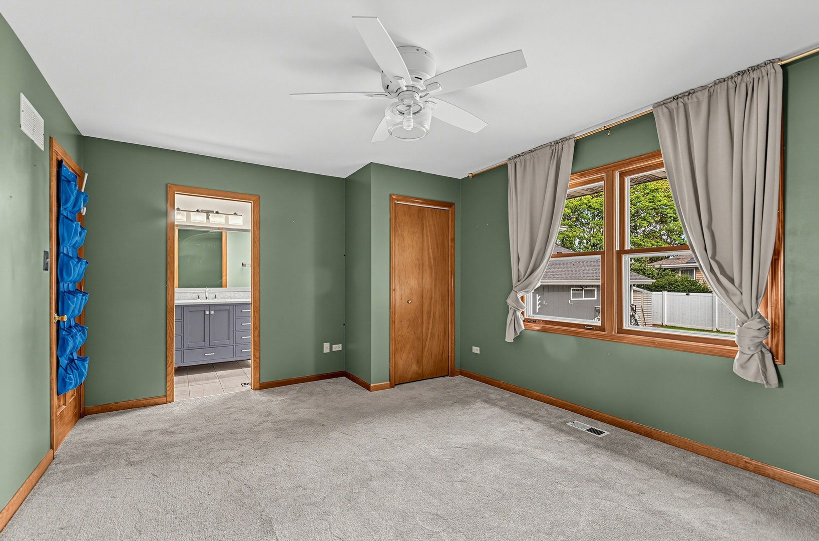 2817 Wake Island Drive, Joliet, IL 60435 2817 Wake Island Drive, Joliet, IL 60435