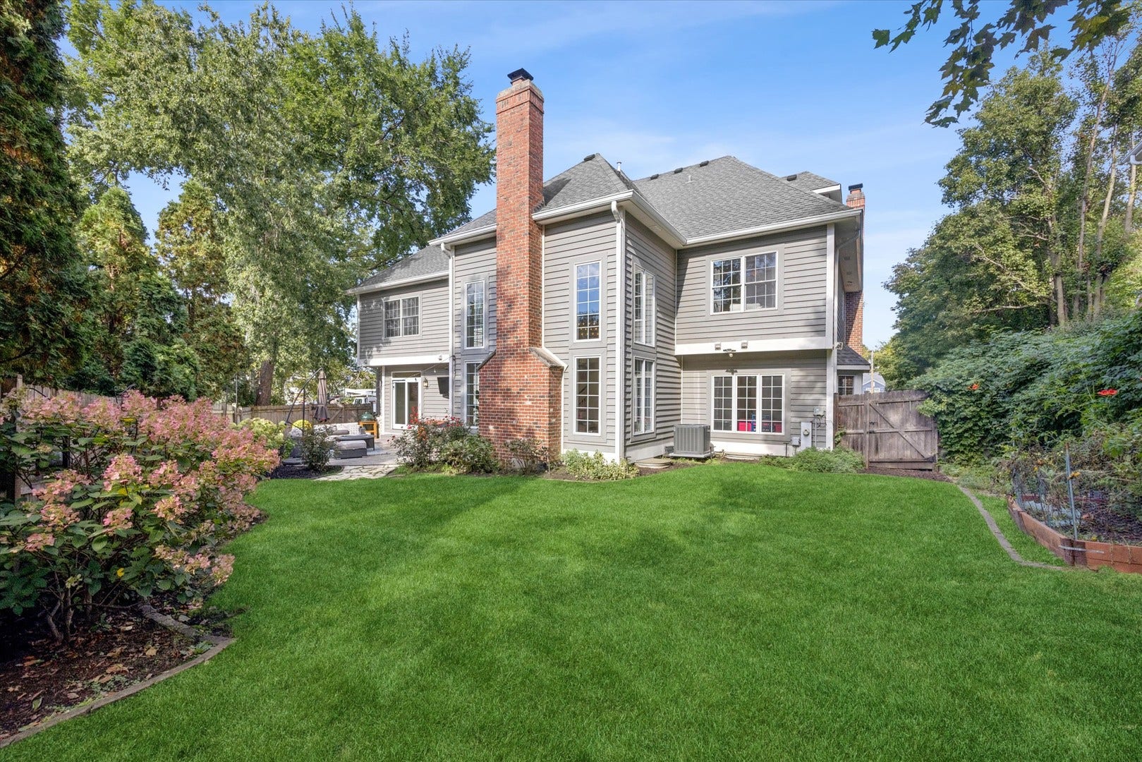361 RIDGE Avenue, Clarendon Hills, IL 60514