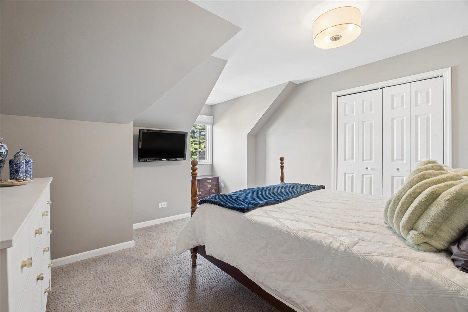 361 RIDGE Avenue, Clarendon Hills, IL 60514