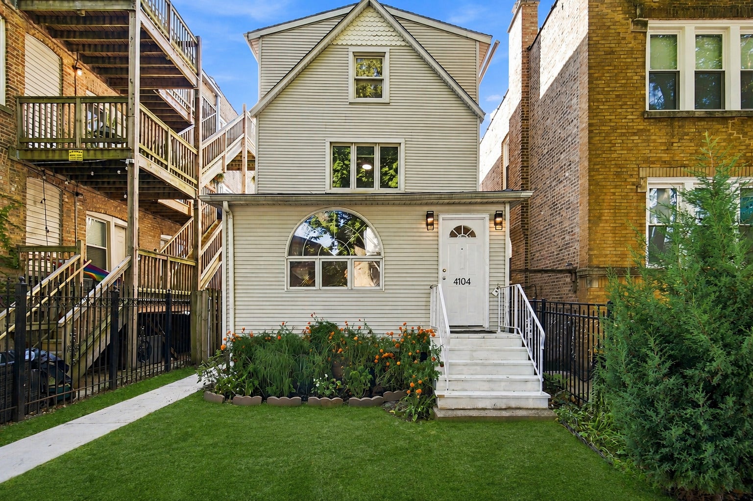 4104 N Richmond Street, Chicago, IL 60618