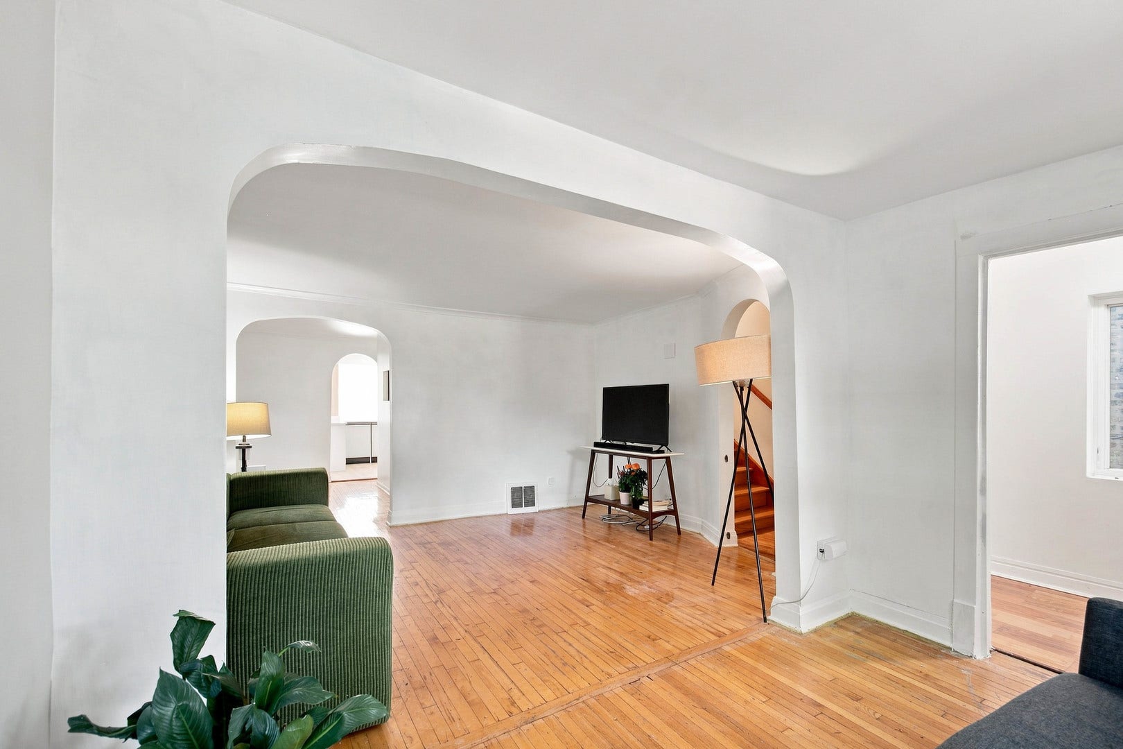 4104 N Richmond Street, Chicago, IL 60618