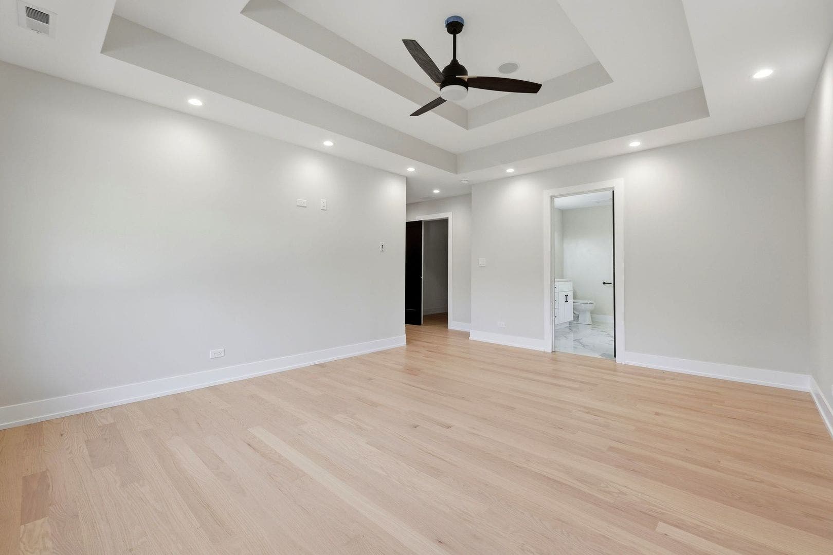 9235 Crescent Court, Oak Lawn, IL 60453 9235 Crescent Court, Oak Lawn, IL 60453