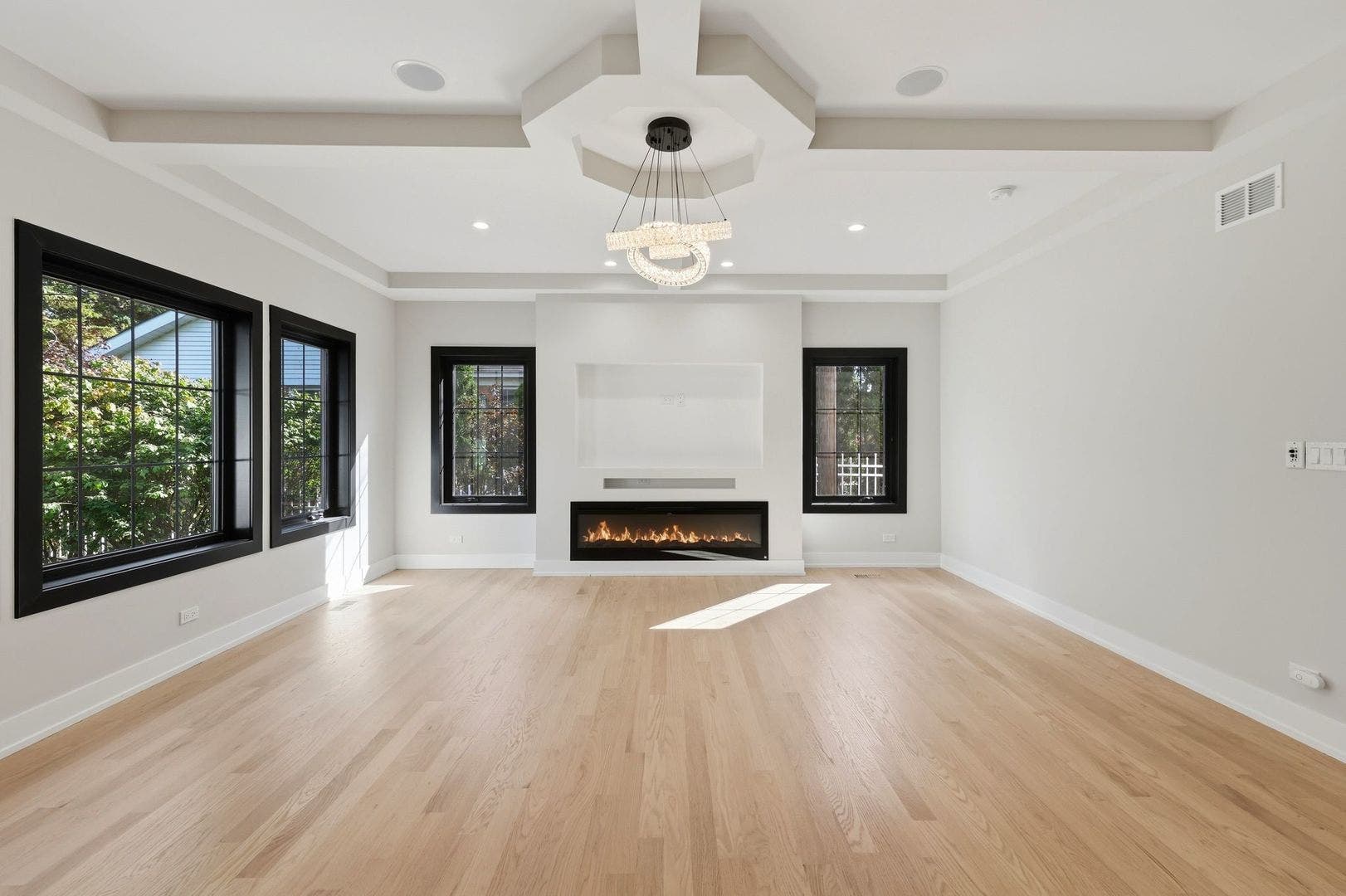 9235 Crescent Court, Oak Lawn, IL 60453 9235 Crescent Court, Oak Lawn, IL 60453