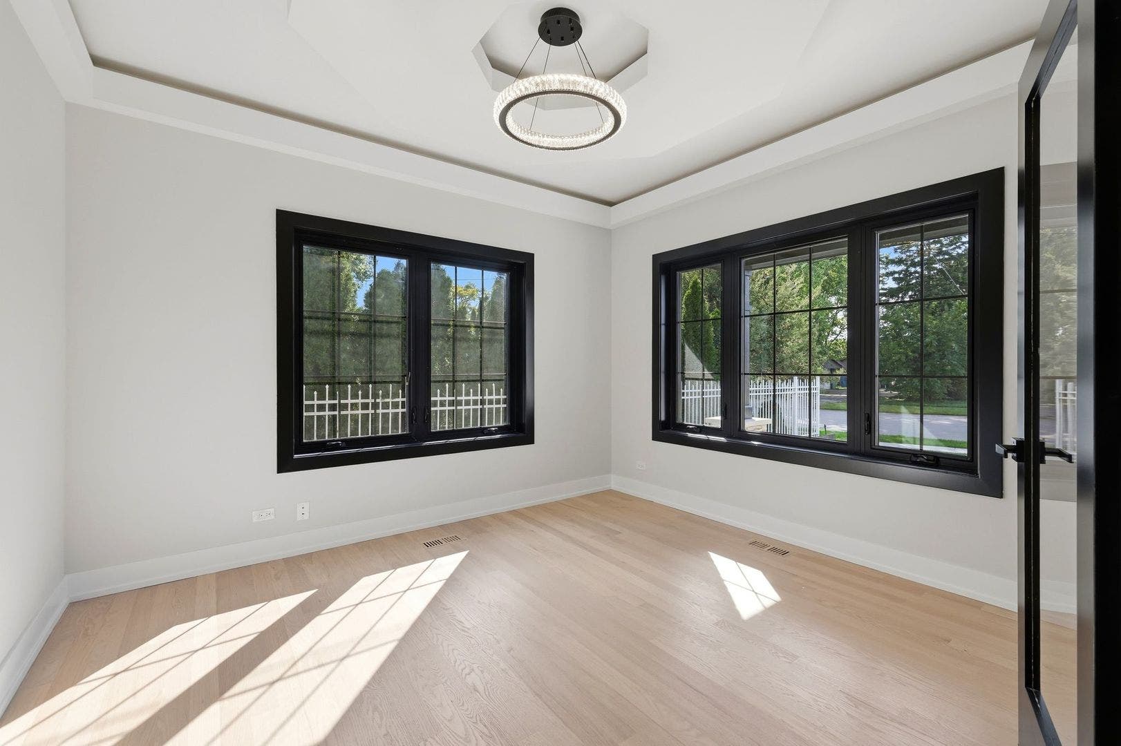 9235 Crescent Court, Oak Lawn, IL 60453 9235 Crescent Court, Oak Lawn, IL 60453