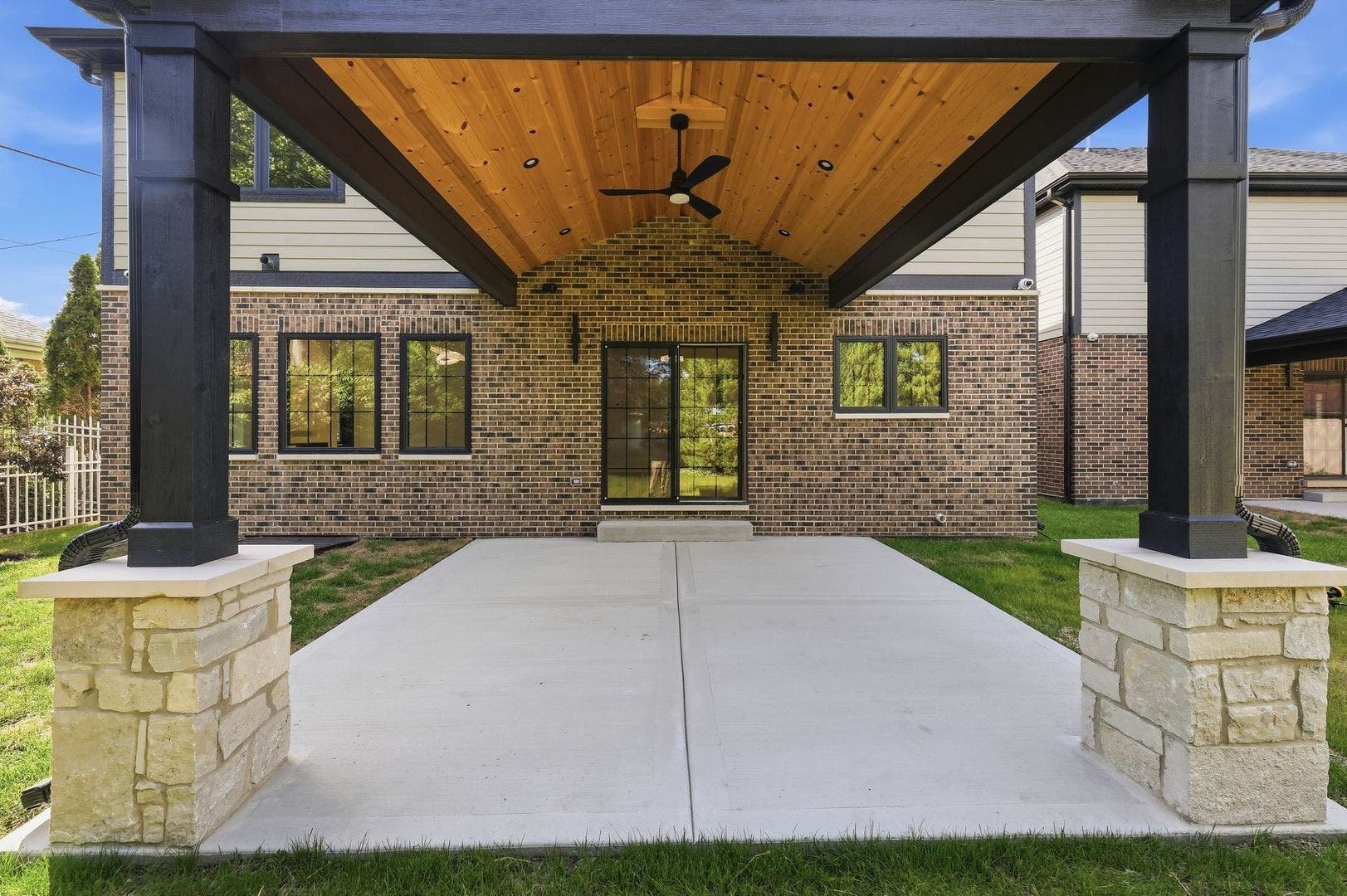 9235 Crescent Court, Oak Lawn, IL 60453 9235 Crescent Court, Oak Lawn, IL 60453