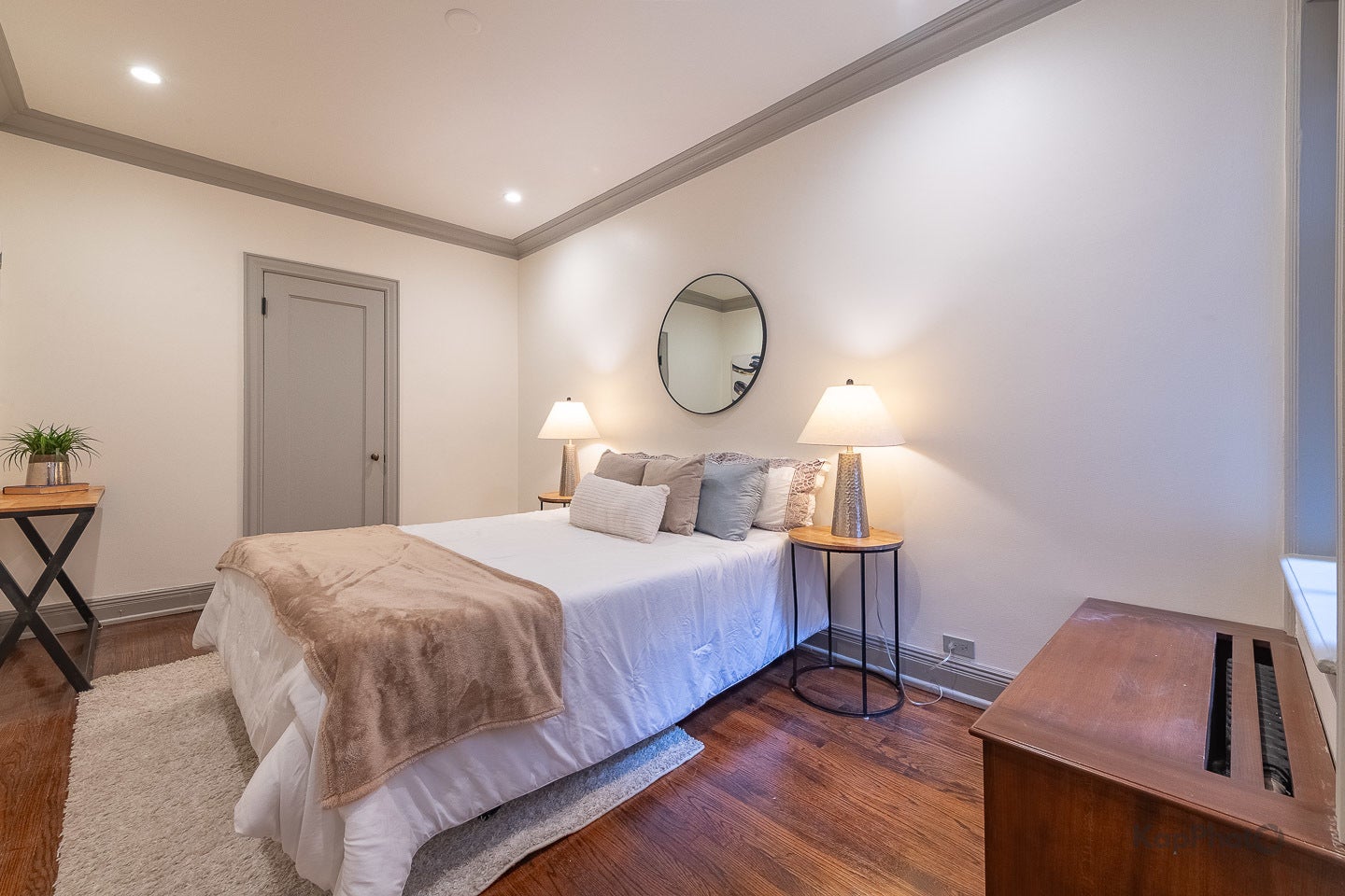 24 E Scott Street, #2, Chicago, IL 60610 24 E Scott Street, #2, Chicago, IL 60610