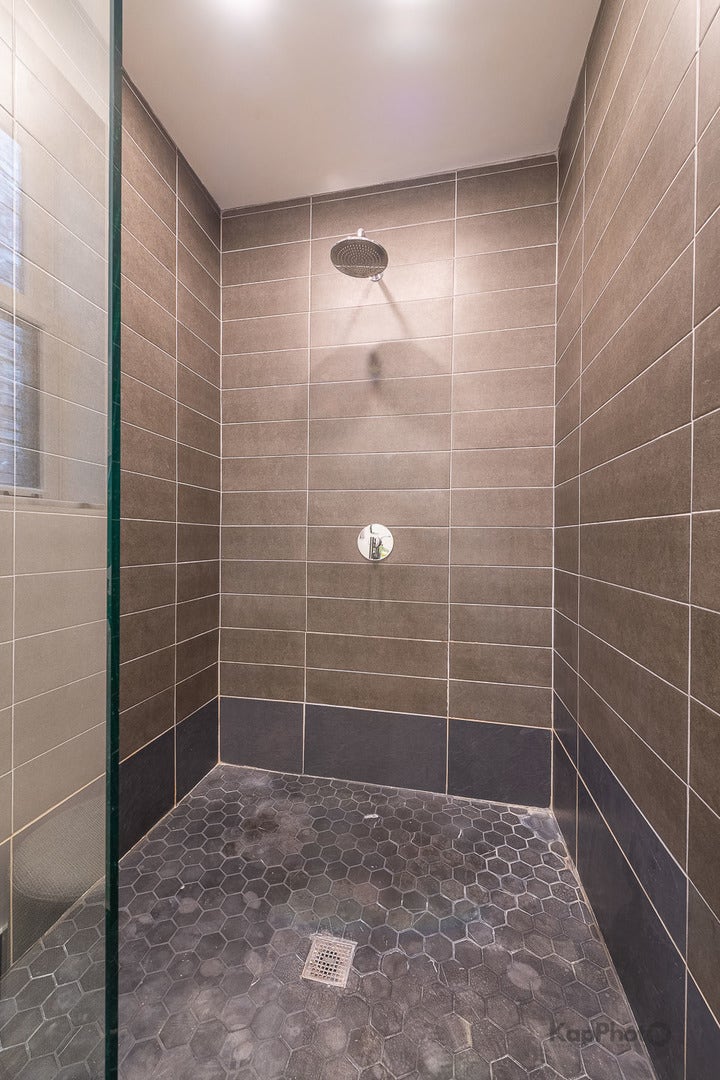 24 E Scott Street, #2, Chicago, IL 60610 24 E Scott Street, #2, Chicago, IL 60610