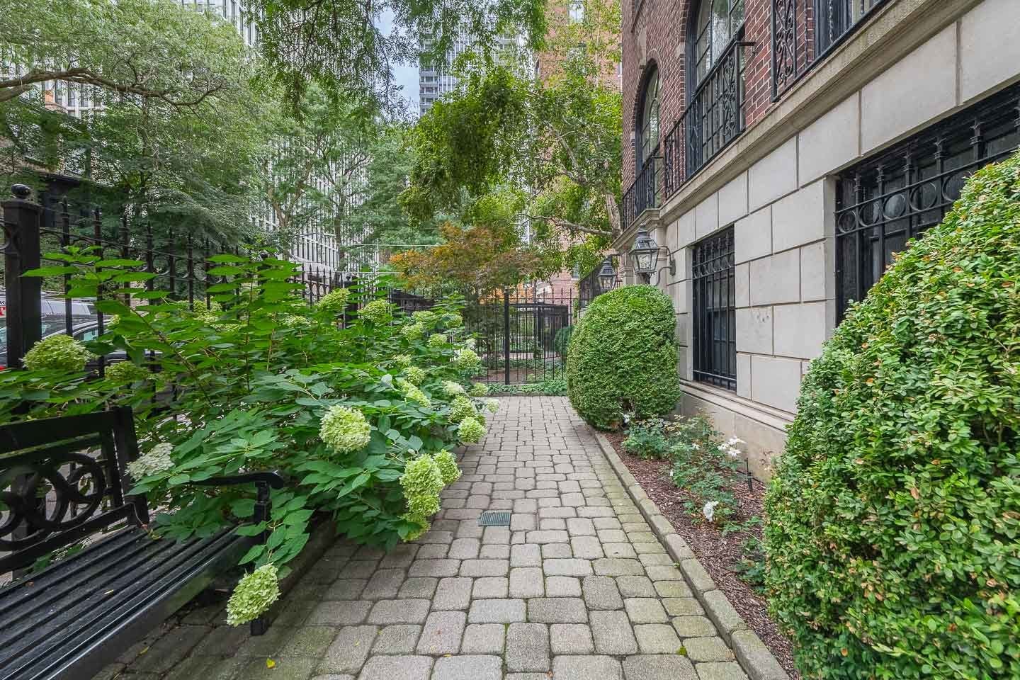24 E Scott Street, #2, Chicago, IL 60610 24 E Scott Street, #2, Chicago, IL 60610