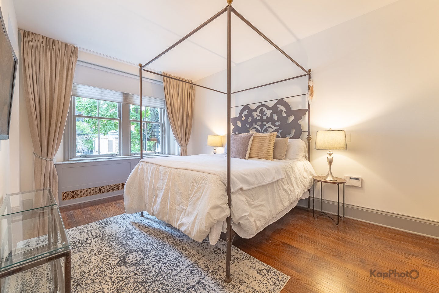 24 E Scott Street, #2, Chicago, IL 60610 24 E Scott Street, #2, Chicago, IL 60610