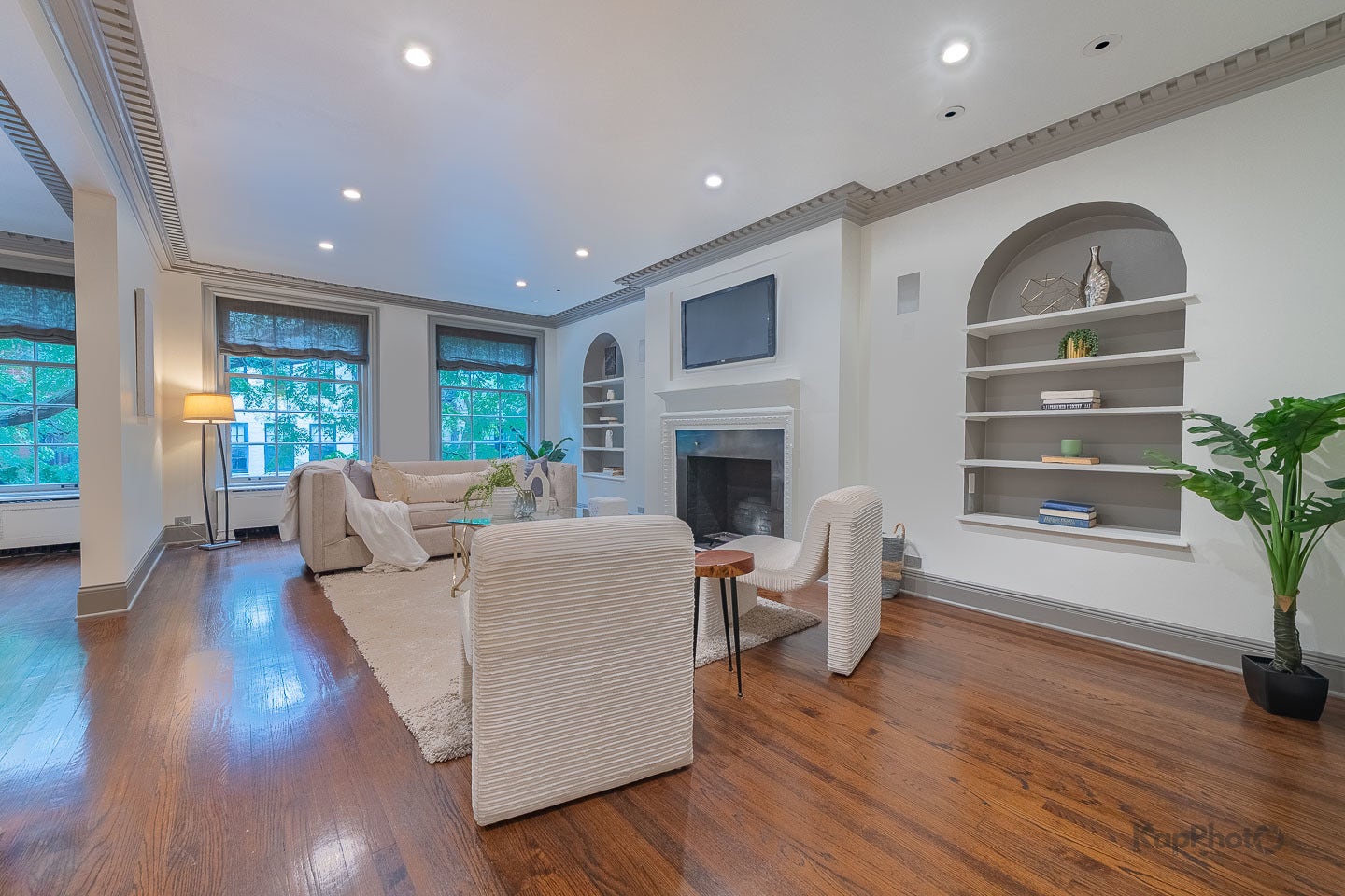 24 E Scott Street, #2, Chicago, IL 60610 24 E Scott Street, #2, Chicago, IL 60610