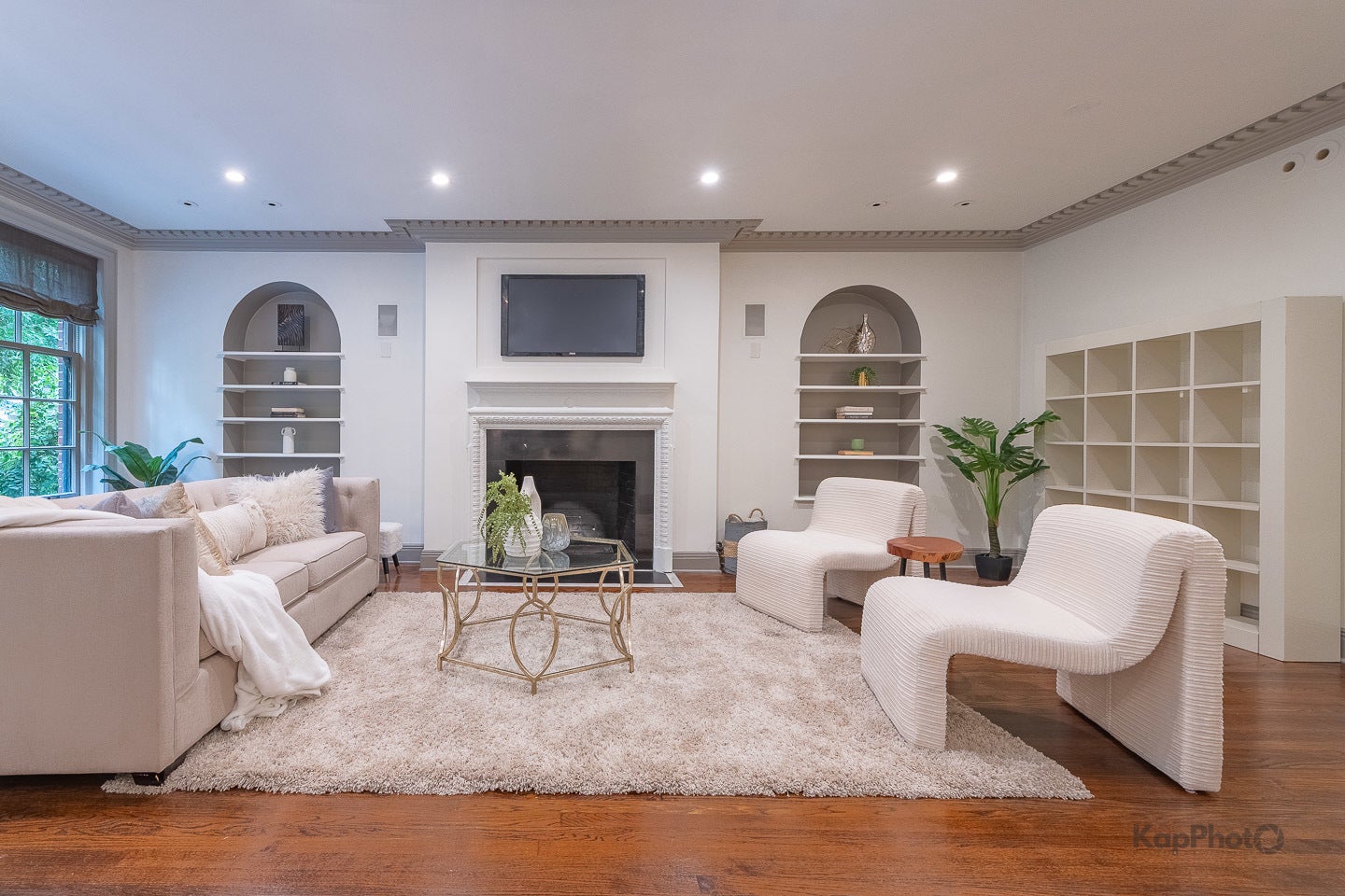 24 E Scott Street, #2, Chicago, IL 60610 24 E Scott Street, #2, Chicago, IL 60610