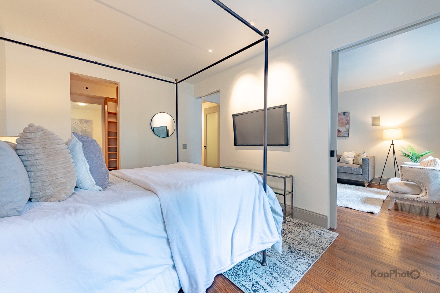 24 E Scott Street, #2, Chicago, IL 60610 24 E Scott Street, #2, Chicago, IL 60610