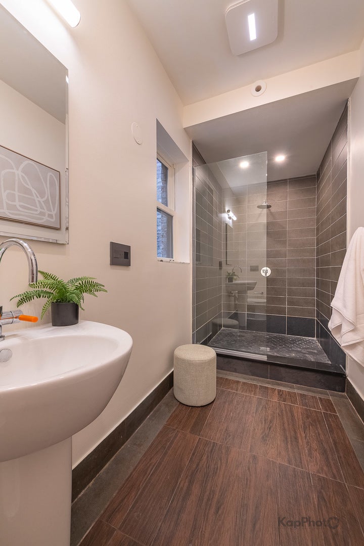 24 E Scott Street, #2, Chicago, IL 60610 24 E Scott Street, #2, Chicago, IL 60610
