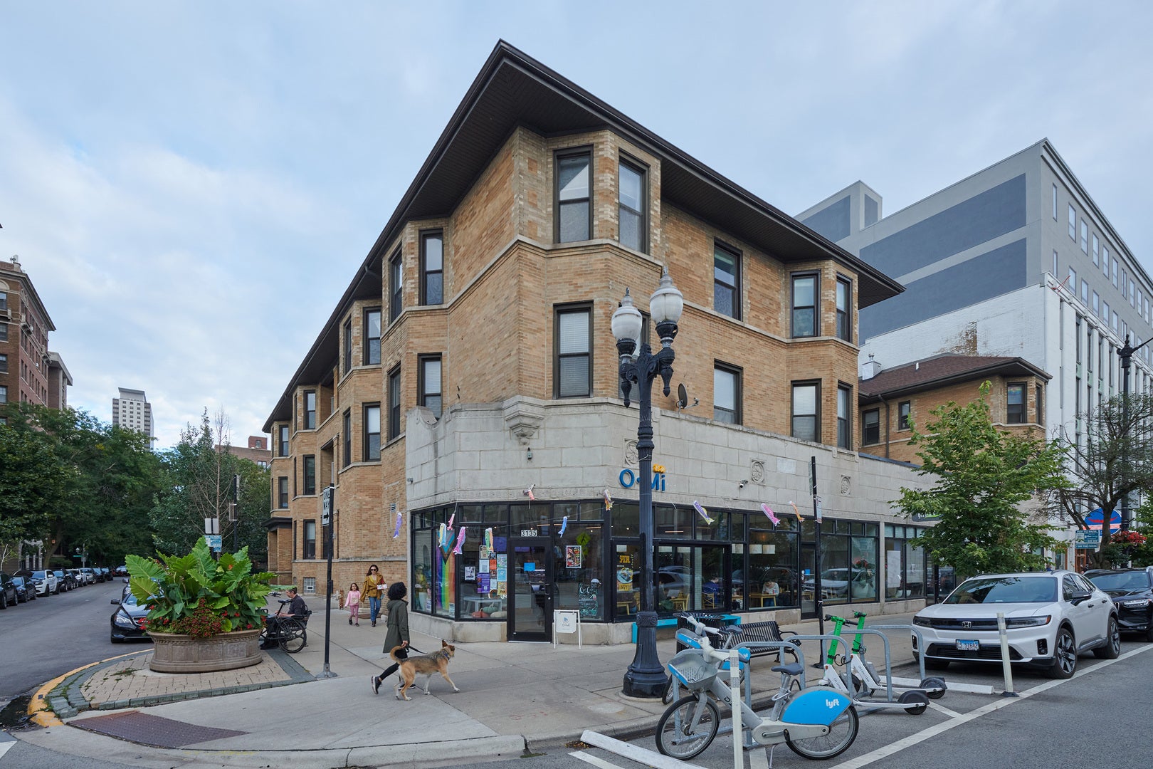 3125-35 N Broadway Avenue, Chicago, IL 60657 3125-35 N Broadway Avenue, Chicago, IL 60657