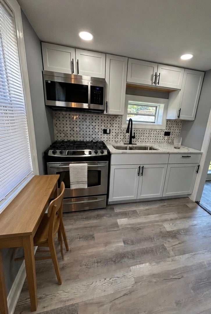 9323 S Calumet Avenue, Chicago, IL 60619 9323 S Calumet Avenue, Chicago, IL 60619