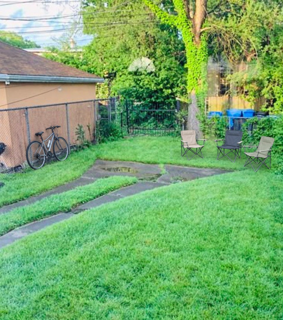 9323 S Calumet Avenue, Chicago, IL 60619 9323 S Calumet Avenue, Chicago, IL 60619