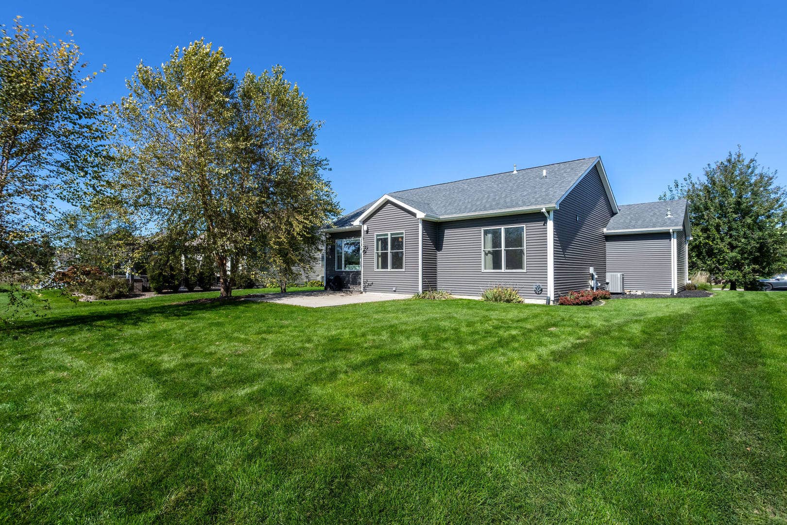 3619 Cobblestone Drive, Bettendorf, IA 52722 3619 Cobblestone Drive, Bettendorf, IA 52722
