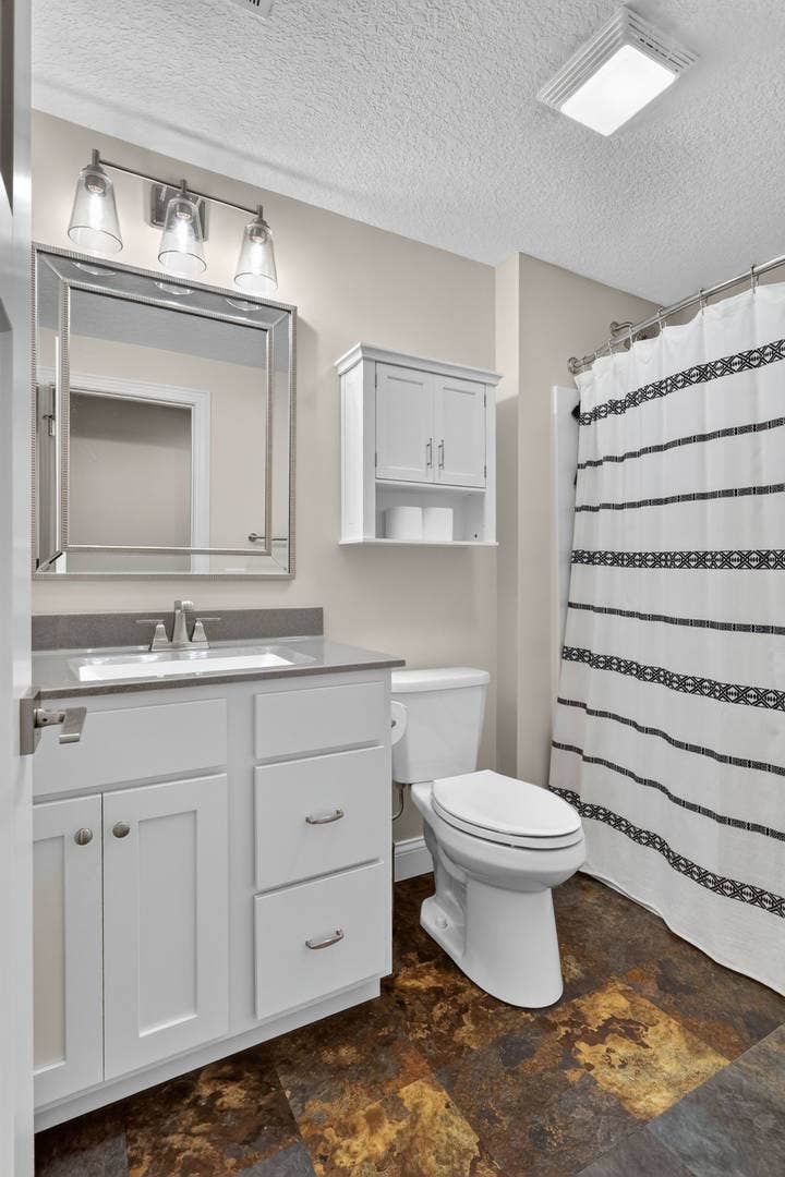 3619 Cobblestone Drive, Bettendorf, IA 52722 3619 Cobblestone Drive, Bettendorf, IA 52722