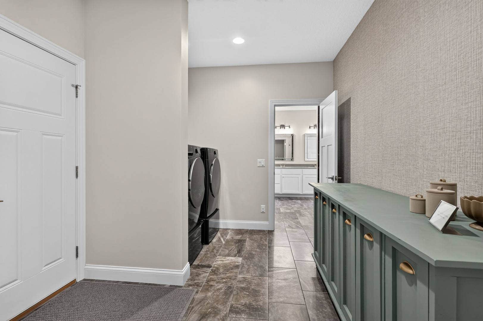 3619 Cobblestone Drive, Bettendorf, IA 52722 3619 Cobblestone Drive, Bettendorf, IA 52722