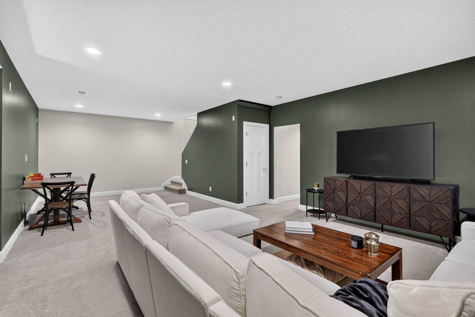 3619 Cobblestone Drive, Bettendorf, IA 52722 3619 Cobblestone Drive, Bettendorf, IA 52722