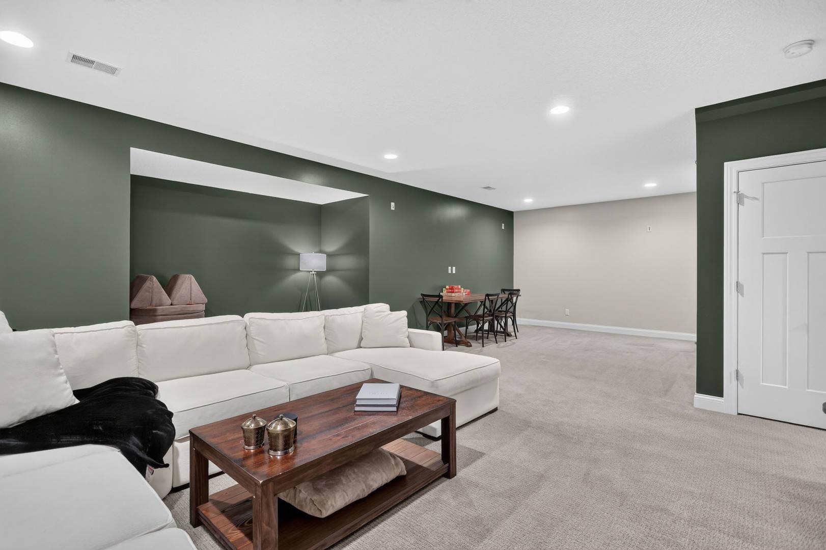 3619 Cobblestone Drive, Bettendorf, IA 52722 3619 Cobblestone Drive, Bettendorf, IA 52722