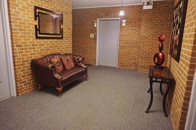 950 Washington Boulevard, #302, Oak Park, IL 60302 LOBBY