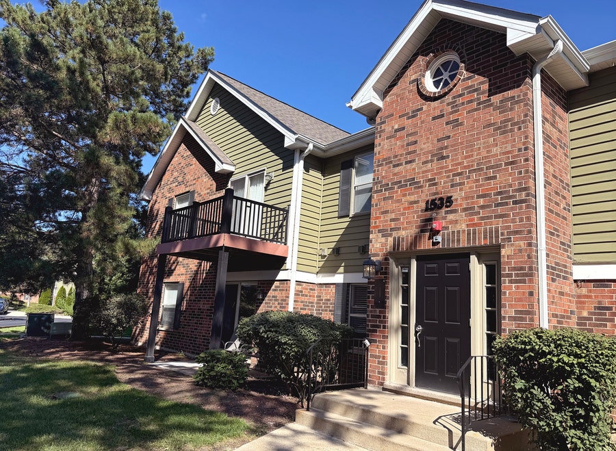 Property photo for 1535 Raymond Drive, #101, Naperville, IL