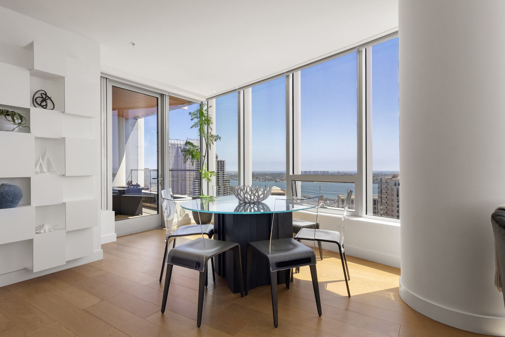 888 W E Street, #2602, San Diego, CA 92101 888 W E Street, #2602, San Diego, CA 92101