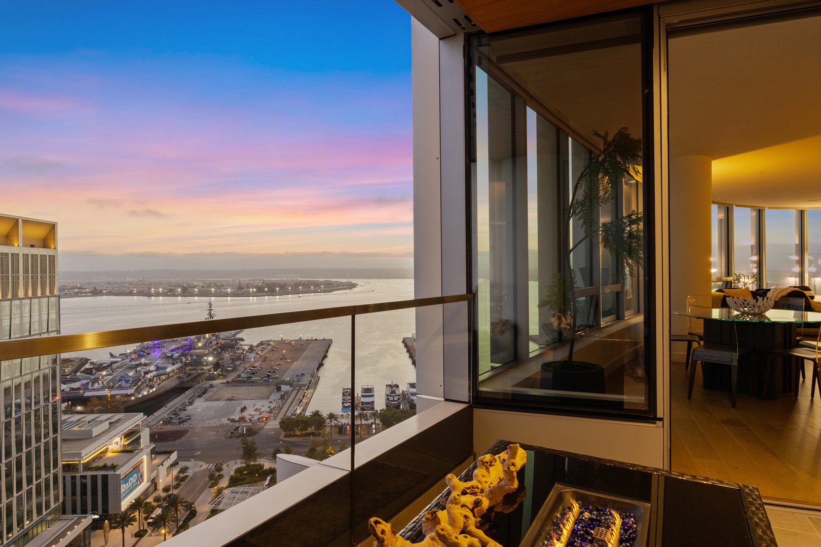 888 W E Street, #2602, San Diego, CA 92101 888 W E Street, #2602, San Diego, CA 92101
