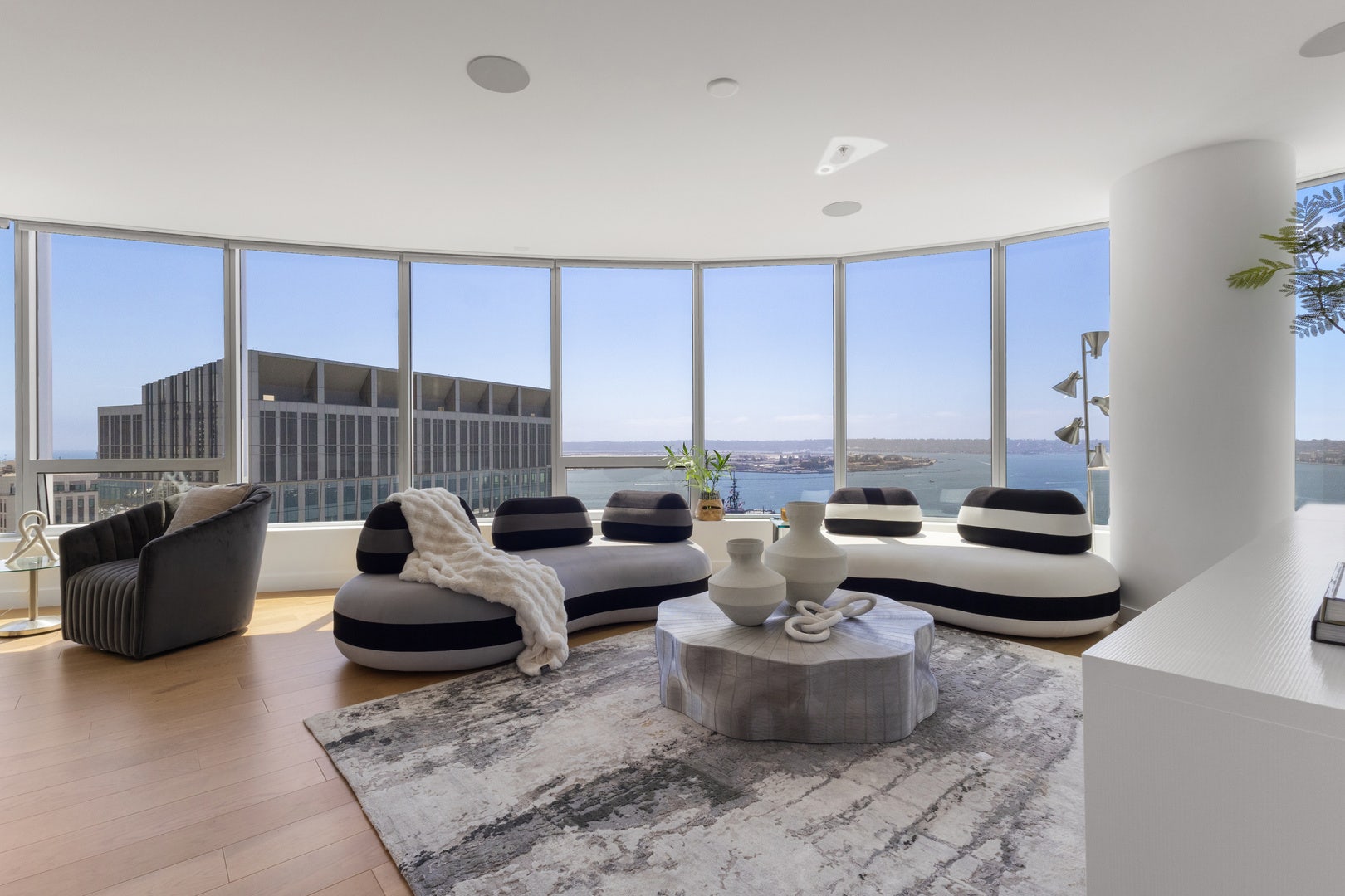 888 W E Street, #2602, San Diego, CA 92101 888 W E Street, #2602, San Diego, CA 92101