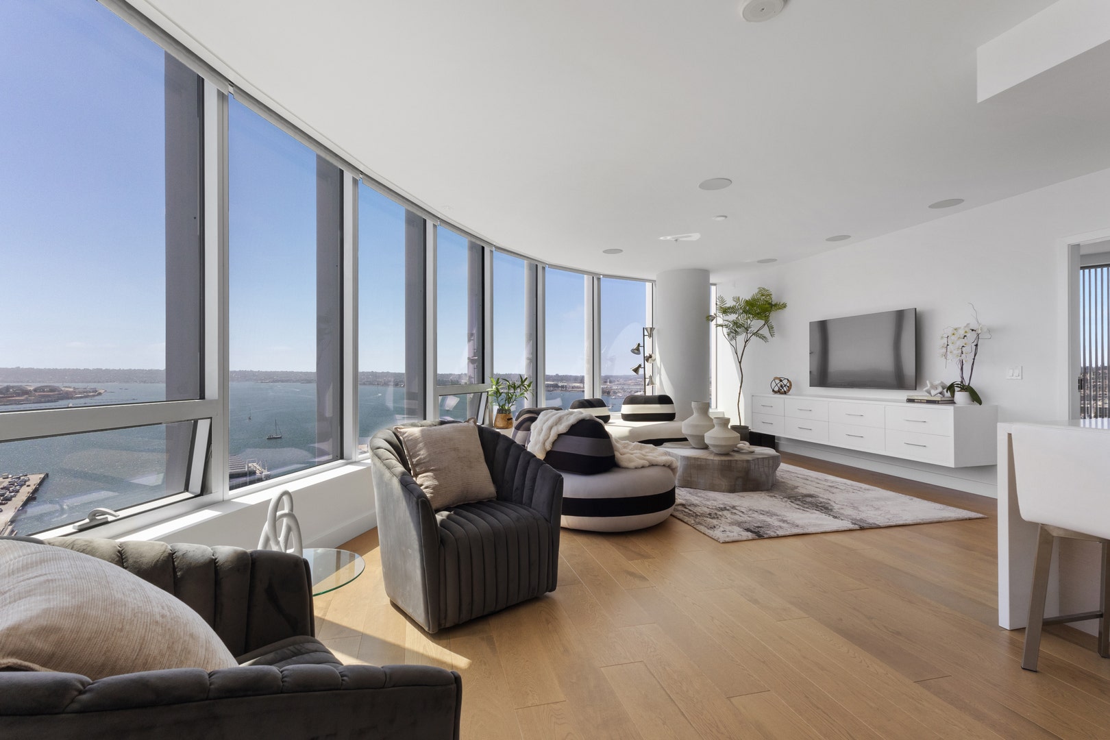 888 W E Street, #2602, San Diego, CA 92101 888 W E Street, #2602, San Diego, CA 92101
