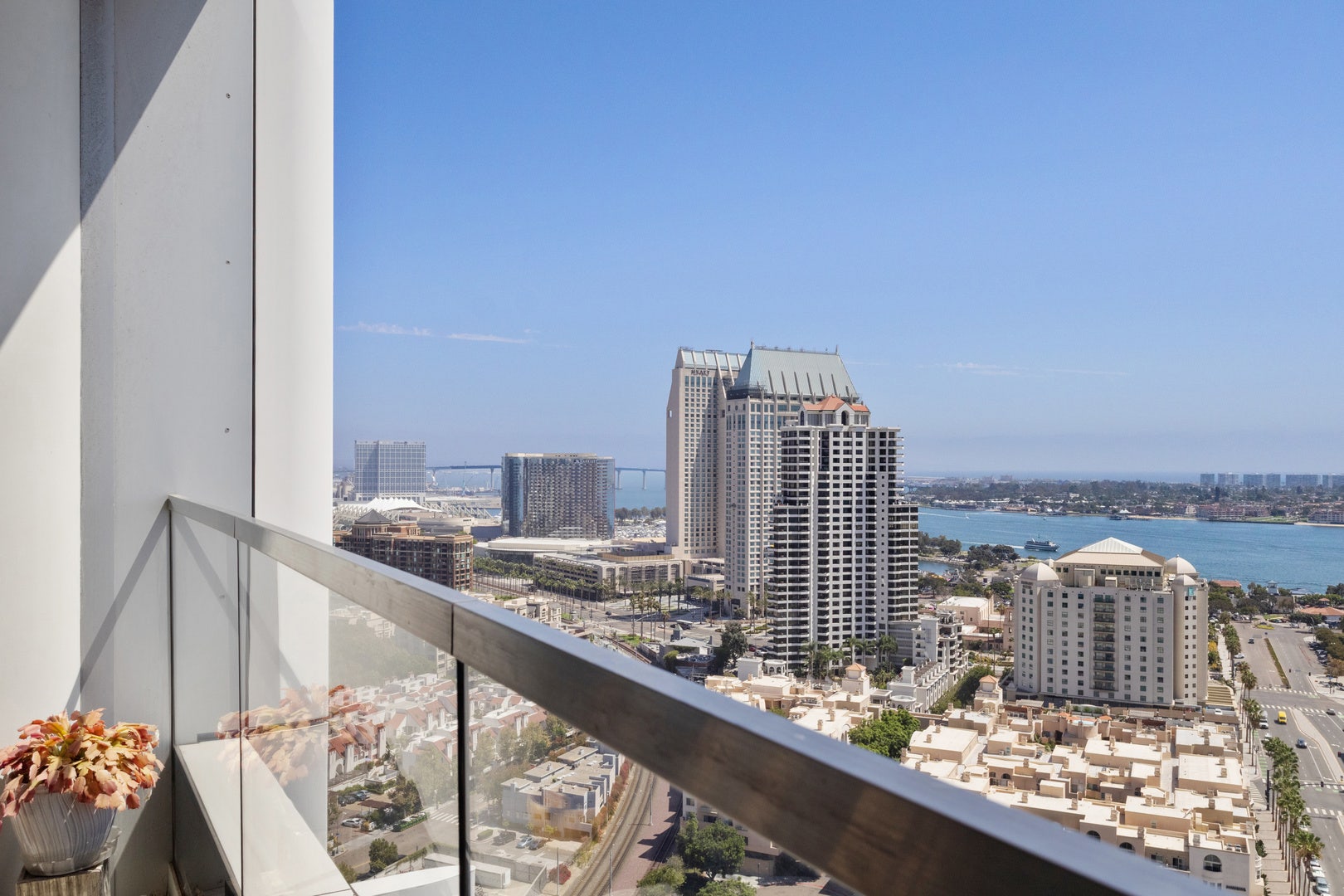 888 W E Street, #2602, San Diego, CA 92101 888 W E Street, #2602, San Diego, CA 92101