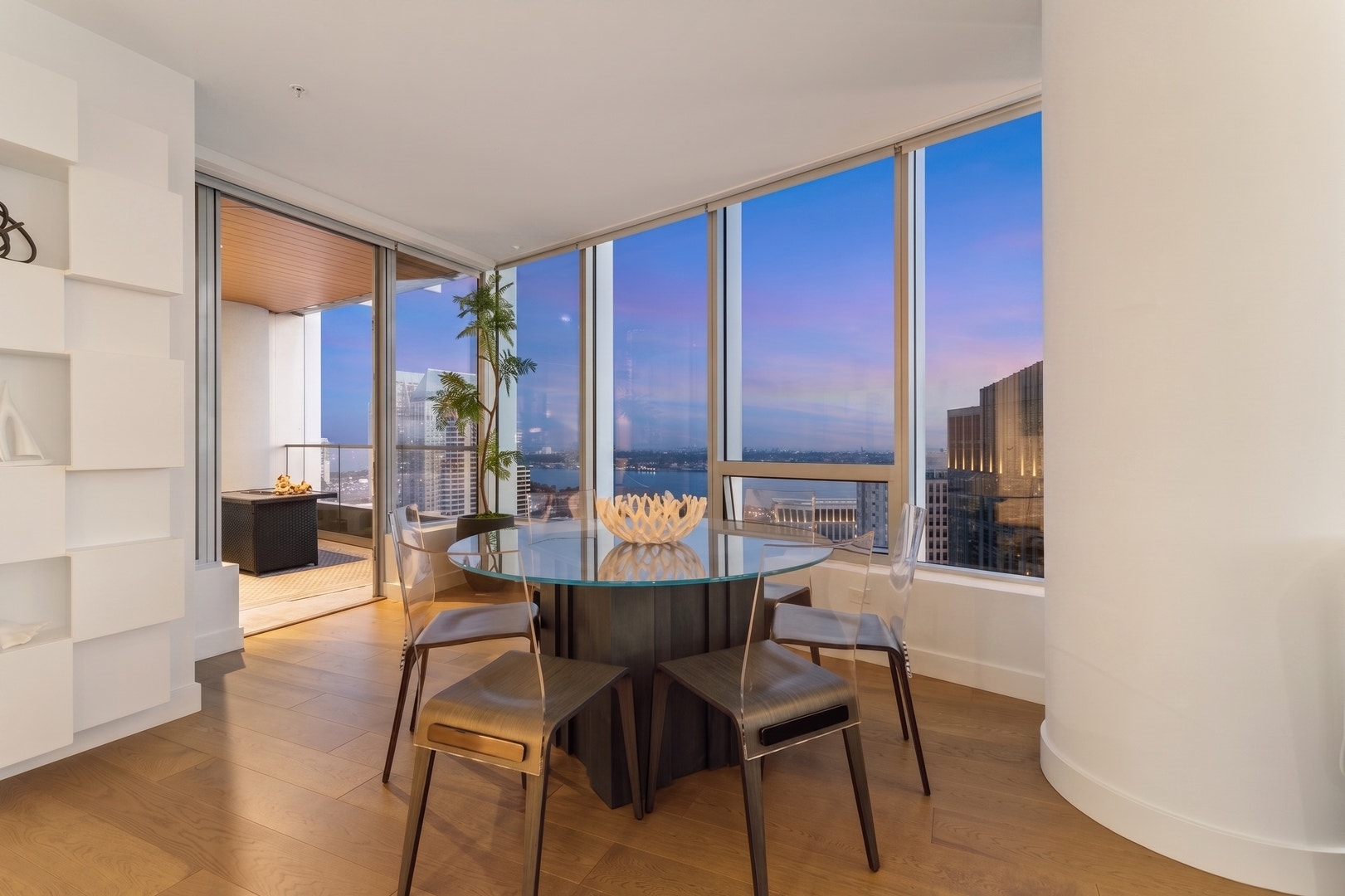 888 W E Street, #2602, San Diego, CA 92101 888 W E Street, #2602, San Diego, CA 92101