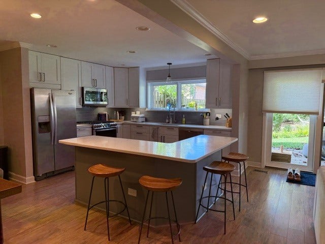 1817 Wildberry Drive, #H, Glenview, IL 60025