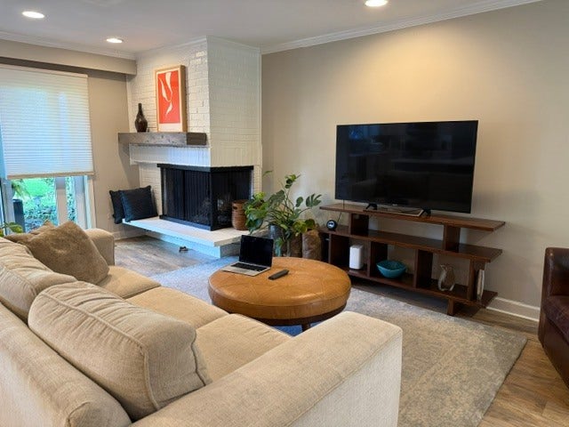 1817 Wildberry Drive, #H, Glenview, IL 60025