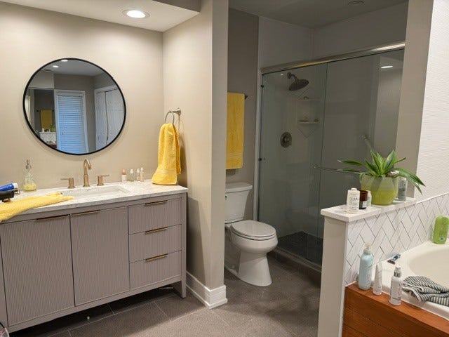 1817 Wildberry Drive, #H, Glenview, IL 60025