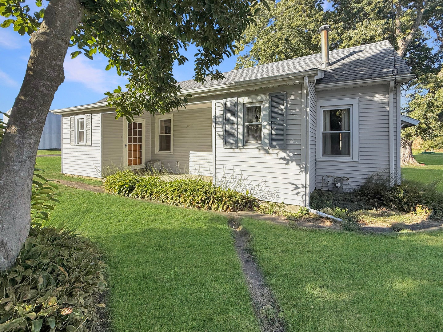101 E Pera Street, Ludlow, IL 60949 101 E Pera Street, Ludlow, IL 60949