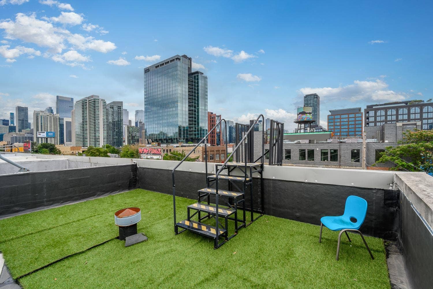942 W HUBBARD Street, Chicago, IL 60642