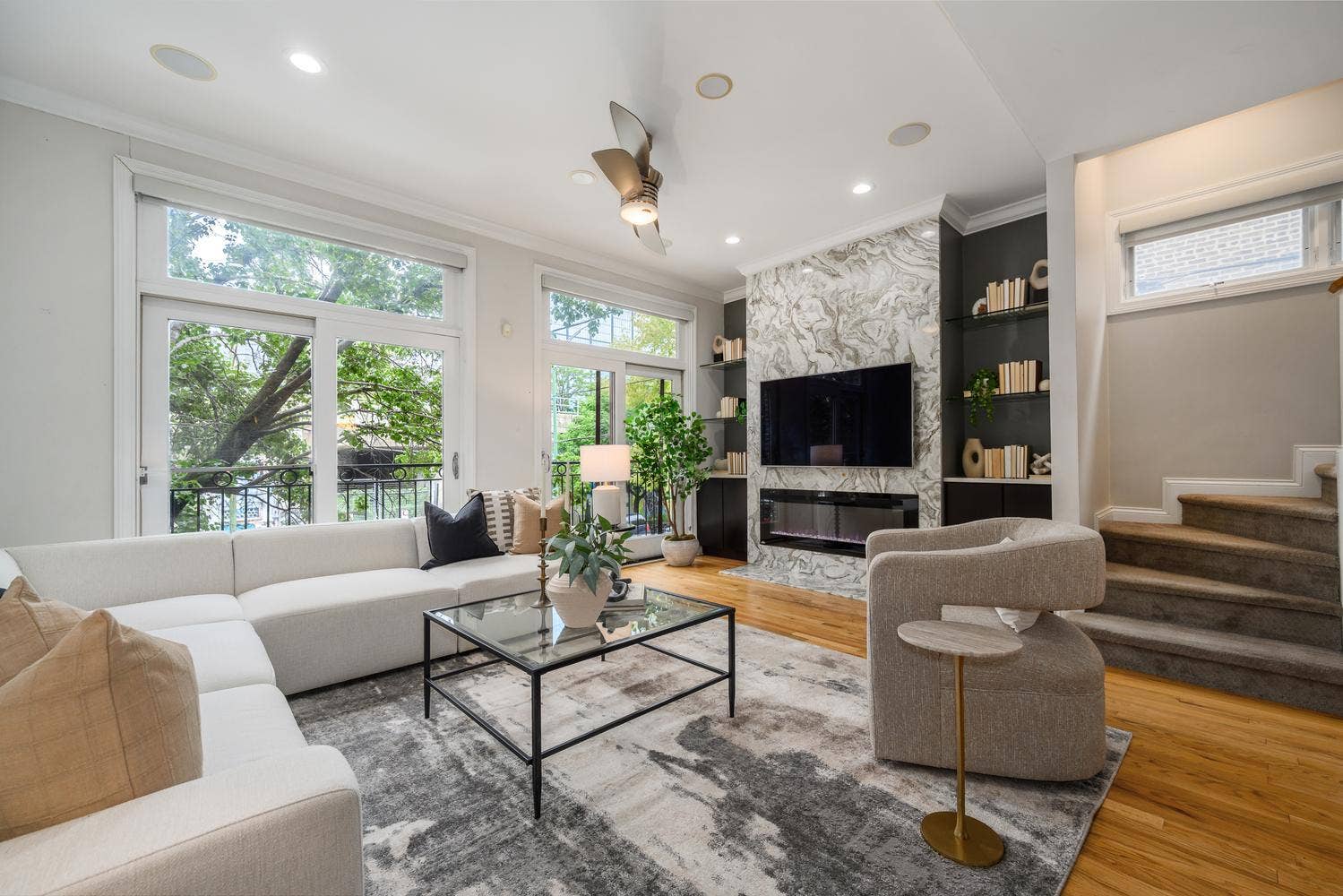 942 W HUBBARD Street, Chicago, IL 60642