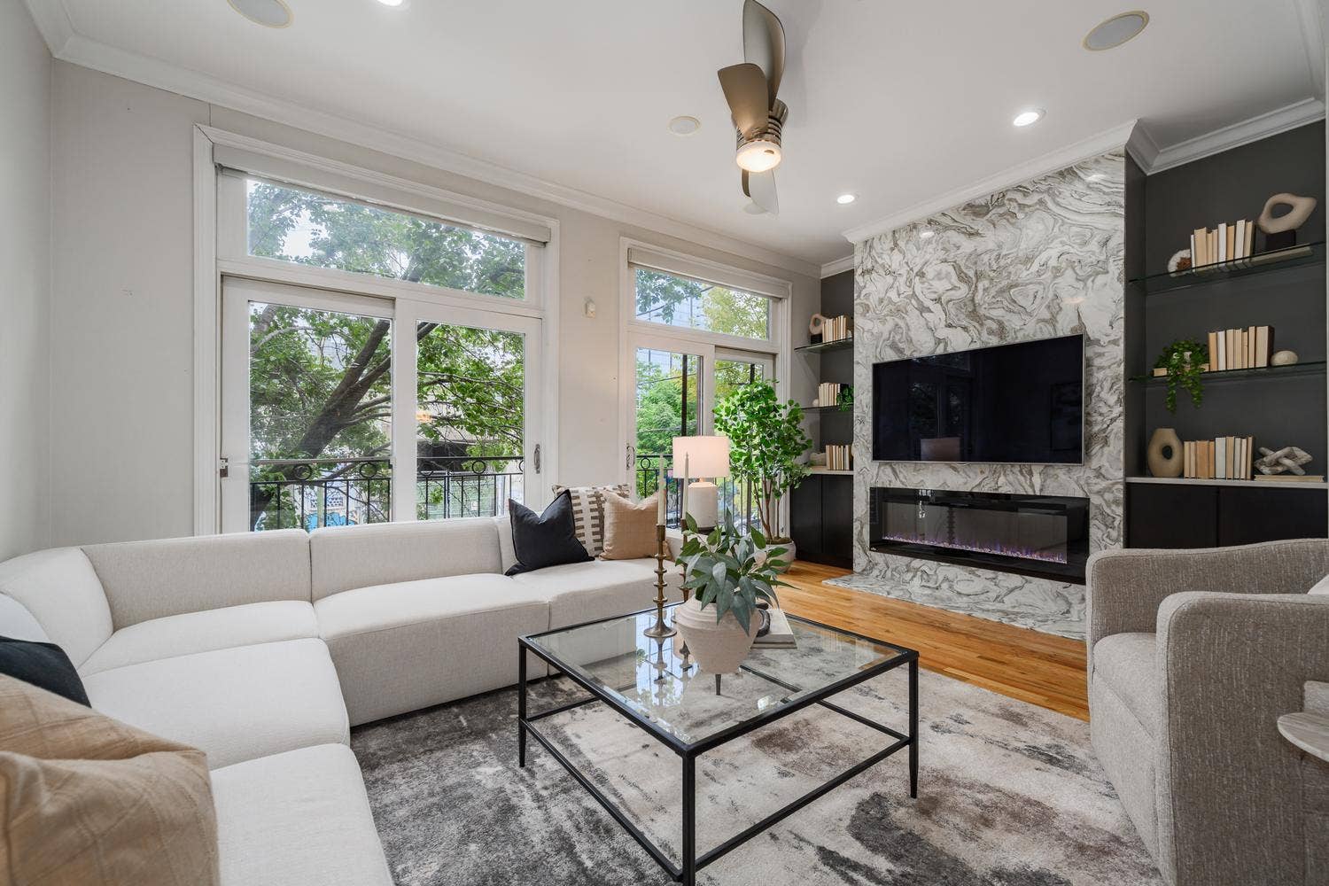 942 W HUBBARD Street, Chicago, IL 60642
