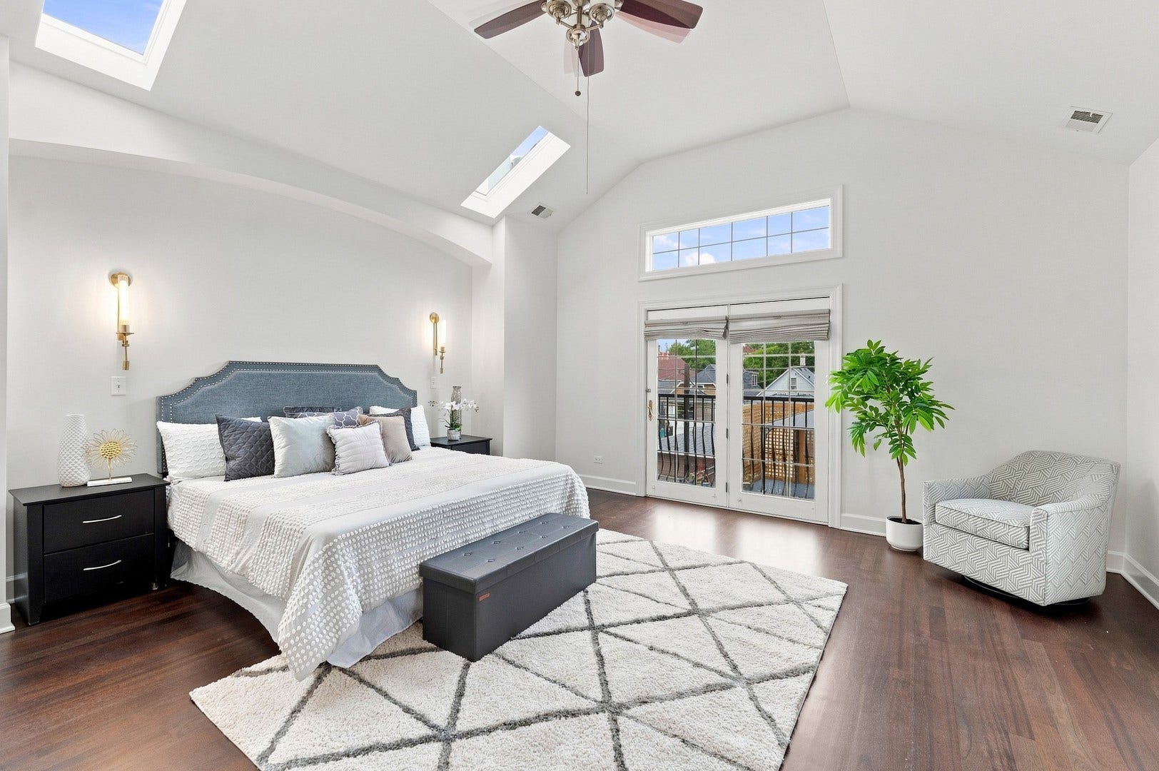 4106 N Saint Louis Avenue, Chicago, IL 60618 4106 N Saint Louis Avenue, Chicago, IL 60618