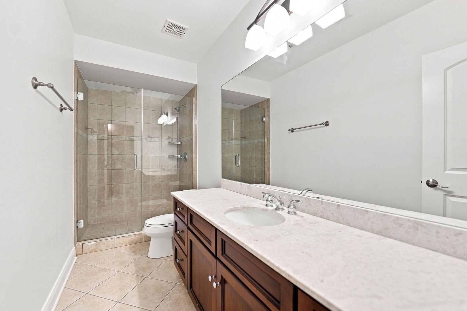 4106 N Saint Louis Avenue, Chicago, IL 60618 4106 N Saint Louis Avenue, Chicago, IL 60618