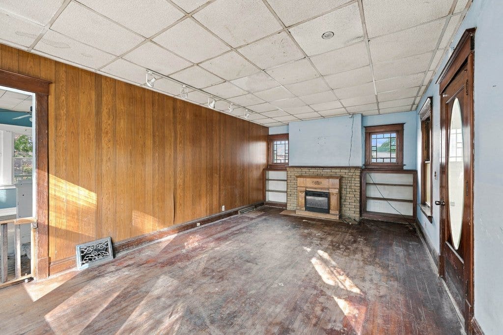 2819 9th Avenue, Moline, IL 61265 2819 9th Avenue, Moline, IL 61265
