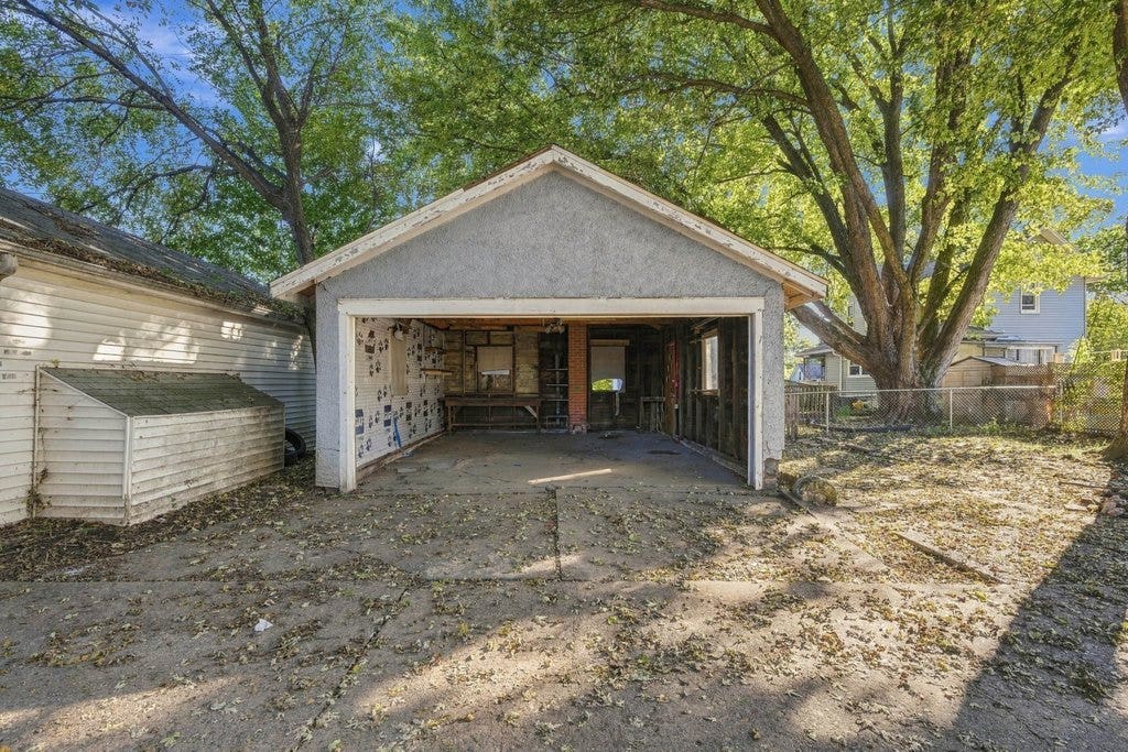 2819 9th Avenue, Moline, IL 61265 2819 9th Avenue, Moline, IL 61265