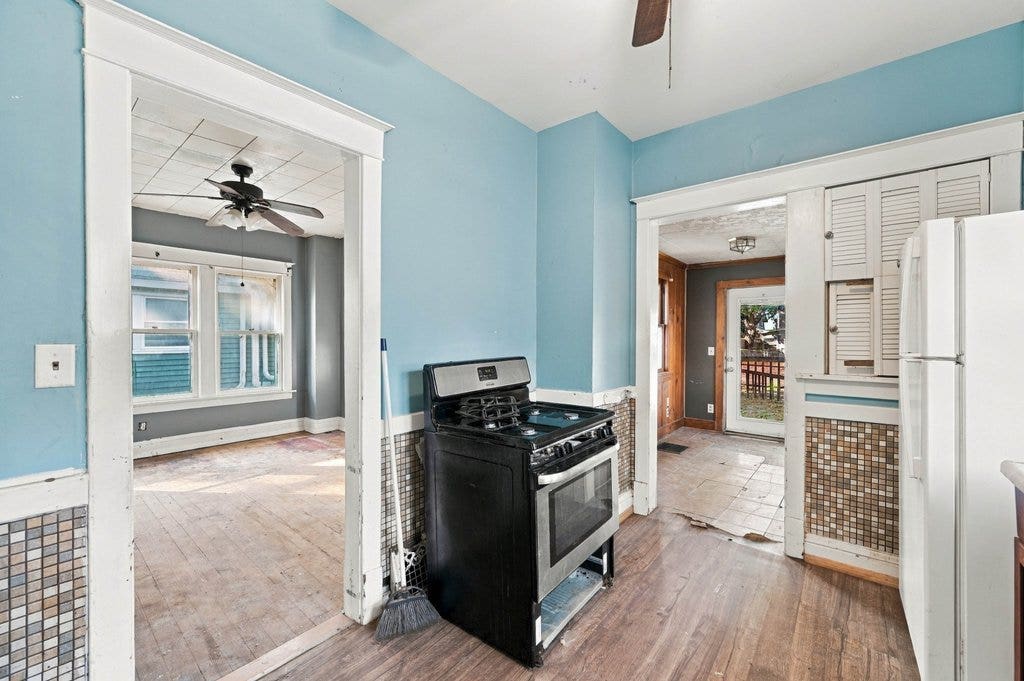 2819 9th Avenue, Moline, IL 61265 2819 9th Avenue, Moline, IL 61265
